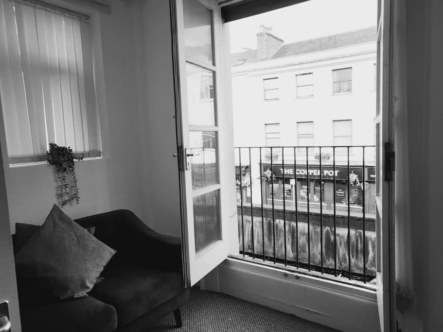 High Street, 2 Bed, Newly Refurb Apartment Leamington Spa Exterior photo