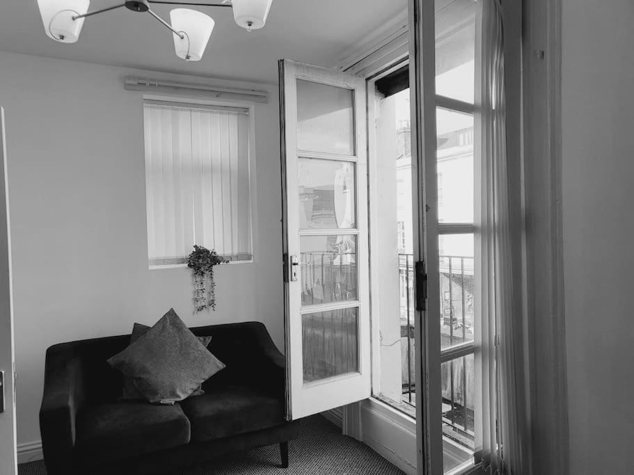 High Street, 2 Bed, Newly Refurb Apartment Leamington Spa Exterior photo