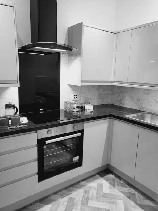 High Street, 2 Bed, Newly Refurb Apartment Leamington Spa Exterior photo